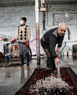 شستشوی سنتی قالی در قالیشویی وزراء